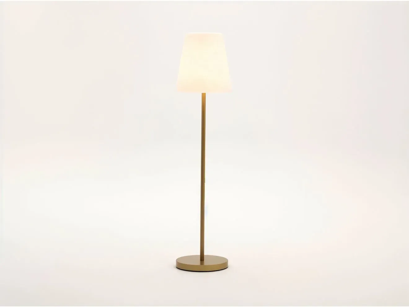New Garden Lola Slim Solar-Stehlampe für draußen LED aufladbar dimmbar ø 44 cm (h: 177 cm)