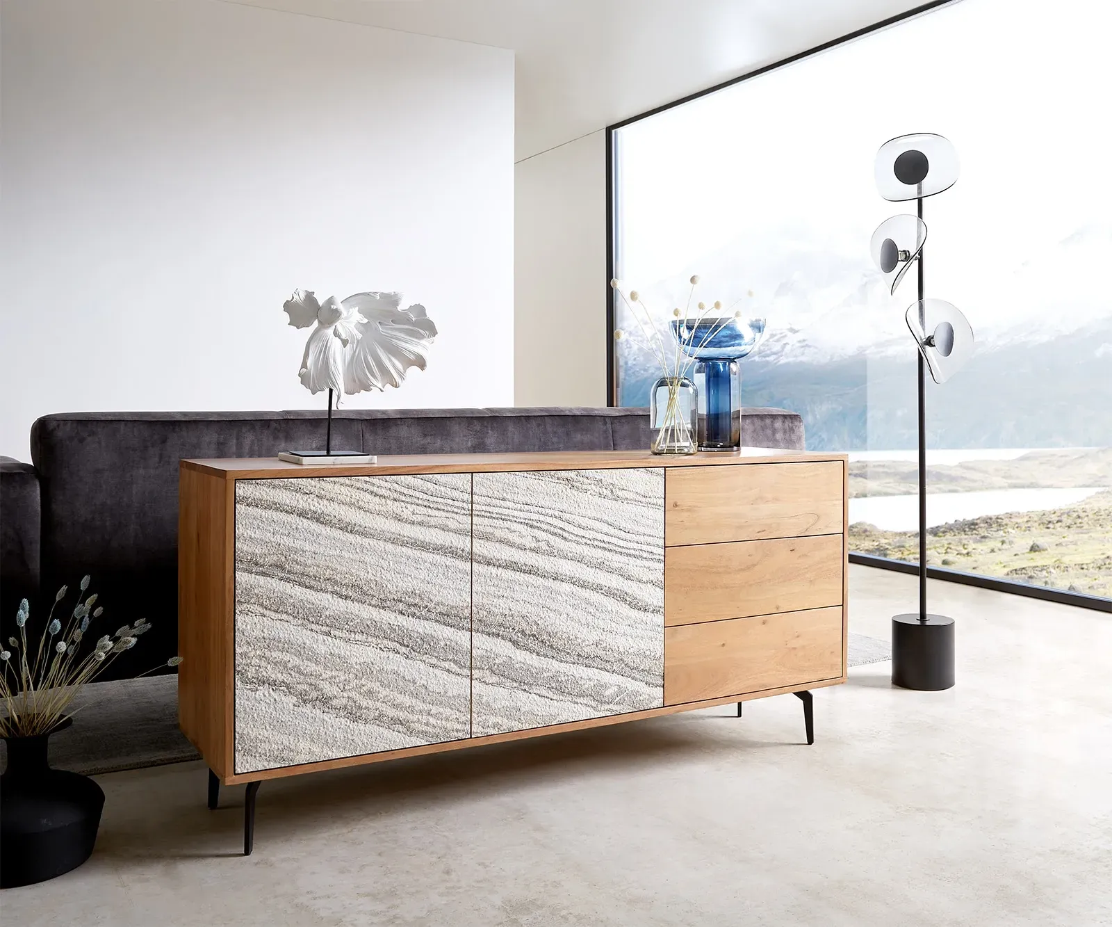 Sideboard Kleo 147 cm Akazie Natur 2 Türen 3 Schübe Winkelfuß Metall Schwarz