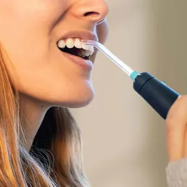 Cecotec Bamba ToothCare Jet Clean. 18 W, 600-ml-Irrigator, 10 Druckstufen, 7 Aufsätze und Zahnbürste mit 5 Modi