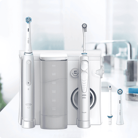 Oral-B iO Series 4 Oral Health Center + OxyJet