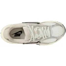 Nike V5 RNR Sneaker Damen summit white/lt orewood brn-sail-black 35.5