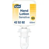 TORK Sensitive Feuchtigkeitsspendende Hand Mini Lotion S5, parfümfreie Handcreme, 8×525 ml, 425202