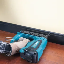 Makita GF600SE Akku-Gas-Stauchkopfnagler 7,2 V