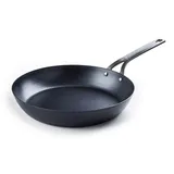 B&K BK Black Steel Vorgewürzte 26cm Bratpfanne aus Kohlenstoffstahl, Geeignet für Induktion, Backofen- und Bratrostsicher bis 350C, Langlebig und Professionell, Schwarz