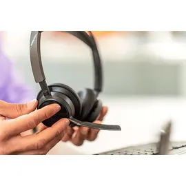 Poly Voyager Focus 2 USB-C Headset MS-Teams, ANC, Tischladestation, USB-C zu A-Adapter