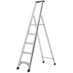 Stabile Stufenstehleiter mit großer Plattform, geräumiger Ablageschale und Eimerhaken.Ergonomisches Arbeiten auf 80 mm Stufentiefe.