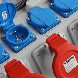 Doktorvolt 12-Modul-Elektroverteiler mit Griff IP44 4x230V 2x16A 32A Doktorvolt ohne Schutz