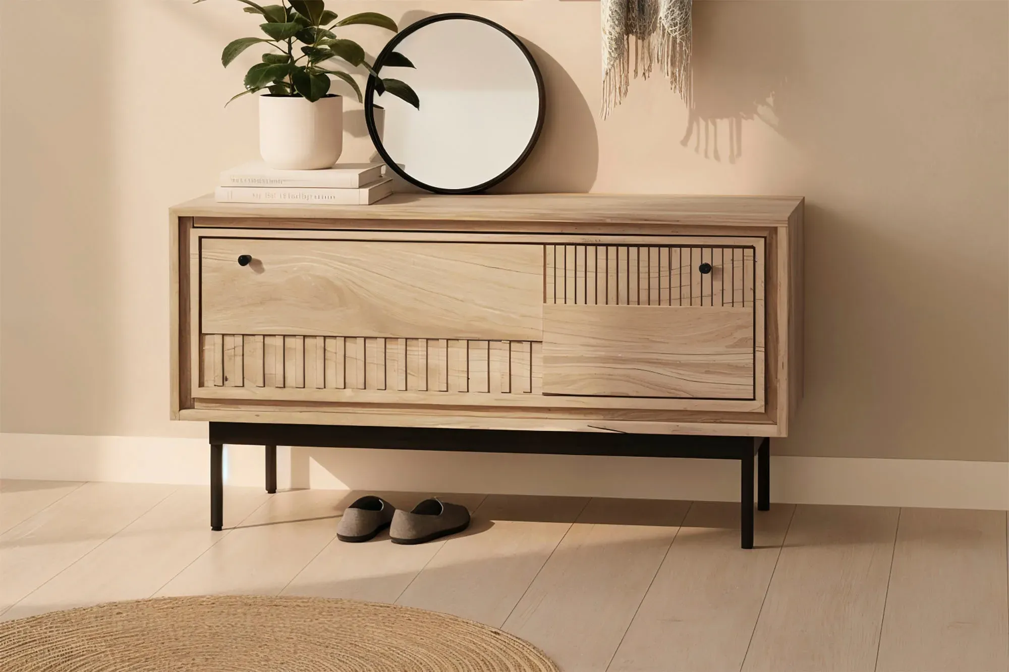 Schuhschrank SIT, natur, schwarz, B:85cm H:45cm T:40cm, Massivholz, Schränke, Schuhschrank, mit dekorativen Lamellen-Schnitzereien