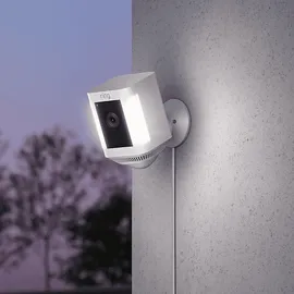 Ring Spotlight Cam Plus - Plug-In., Überwachungskamera