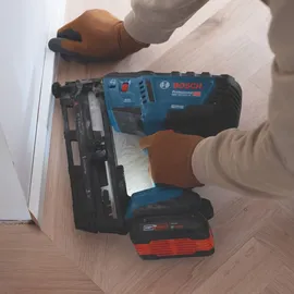Bosch GNH 18V-64-2 M Professional Akku Holznagler 18 V 1,6 x 32 - 64 mm mit 2x Akku 5,0 Ah + Ladegerät