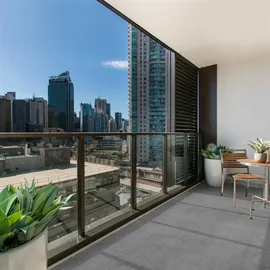 Primaflor Rasenteppich, mit Noppen, witterungsbeständig & wasserfest, ideal für Balkon Terrasse, und Outdoor geeignet 20326752-0 grau
