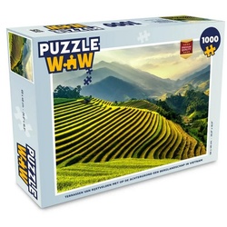 MuchoWow Puzzle Terrassen von Reisfeldern mit einer Berglandschaft im Hintergrund in, 1000 Puzzleteile, Foto-Puzzle, Bilderrätsel, Puzzlespiele, Klassisch bunt