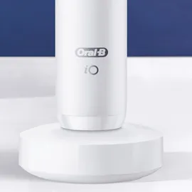 Oral-B iO Series 8 white alabaster