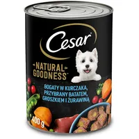 Cesar Natural Goodness in Terrine reich an Huhn mit Süßkartoffeln, Erbsen und Preiselbeeren