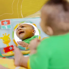 Bright Starts Spielbogen BRIGHT STARTS "Grip & Kick Activity Gym", bunt, Spielbögen, Baby, Kunststoff, mit Licht- und Soundeffekt