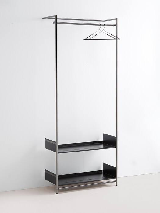 Anlehngarderobe Comba Mox schwarz, Designer André Zingg, 195x80x36 cm