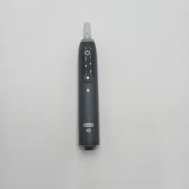 Oral-B iO Series 9 Black Onyx Special Edition 1