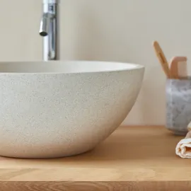 Tikamoon Rundes Waschbecken Micha aus Terrazzo Cream