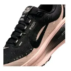 Nike Vomero 18 Damen Black / Crimson Tint 37,5