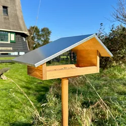Design-Futterstelle
