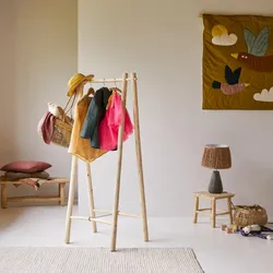 Einfacher Kleiderständer Kilim aus Teakholz für Kinder 160