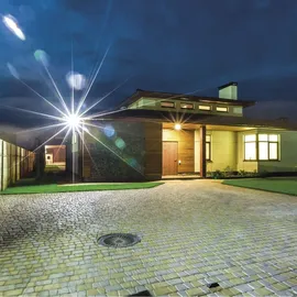 EMOS LED Strahler Profi Plus 150W, wasserdichtes Flutlicht für Feuchträume, Innen und Außen, 20000lm, Neutralweiß 4000K,