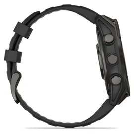 Garmin fenix 8 AMOLED 47 mm sapphire, schwarz / carbongrau DLC Titan mit QuickFit Silikon-Armband 22 mm