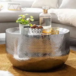 Designcouchtisch Silber aus Aluminium Hammerschlag Optik