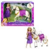 Mattel DISNEY PRINZESSIN Rapunzel & Maximus - Puppe und Pferd mit abnehmbarem Sattel und Zügeln, inklusive Pascal-Figur und Bratpfannen-Bürste für Frisuren-Spaß, HLW23