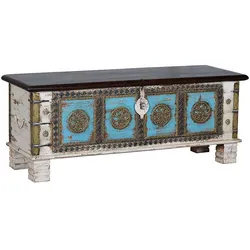 Truhe Holztruhe mit Ornament Muster aus Massivholz