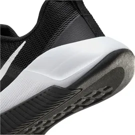 Nike MC Trainer 3 Fitnessschuhe Damen 001 black/white 39