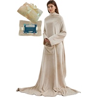 Lucadeau Kuscheldecke mit Ärmeln und Taschen, Geschenke für Frauen zu Weihnachten, Geburtstagsgeschenke für Mama, Sofa-Decke, TV-Decke 150x200 cm (Sand)
