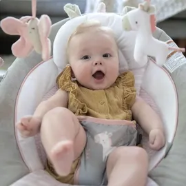 Ingenuity Babywippe – Flora – mit abnehmbarem Entwicklungsspielzeug. 8 Melodien. Beruhigende Vibrationen. Verstellbare Kopfstütze. - Rosa