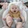 Ingenuity Babywippe – Flora – mit abnehmbarem Entwicklungsspielzeug. 8 Melodien. Beruhigende Vibrationen. Verstellbare Kopfstütze. - Rosa