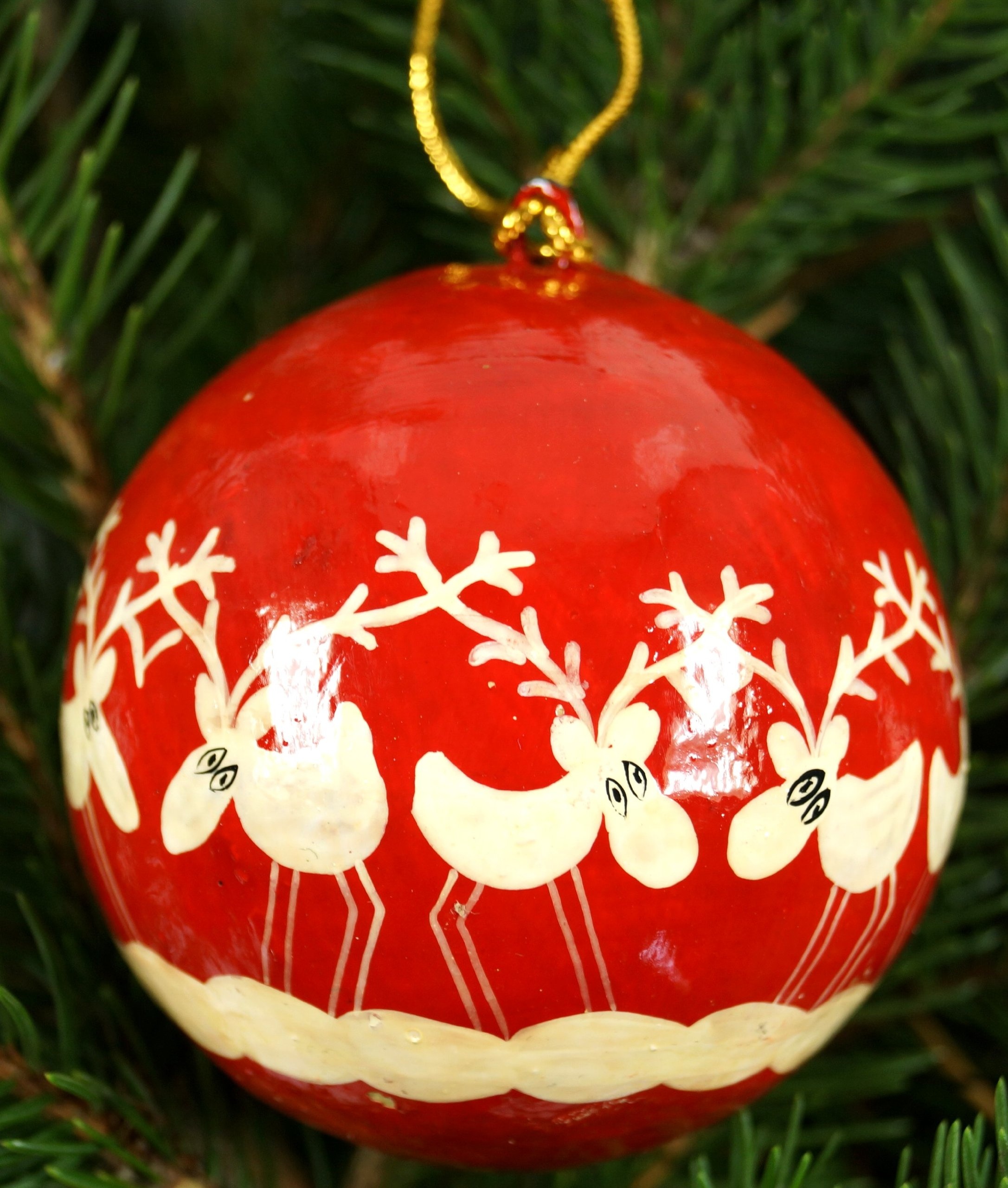 GURU SHOP Upcycling Weihnachtskugel aus Pappmachee, Handbemalter Christbaumschmuck, Kaschmirkugel - Muster 28, Rot, 7x7x7 cm, Weihnachtsdeko