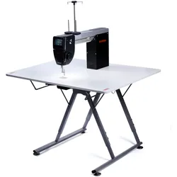 Bernina Q 16 mit Falttisch