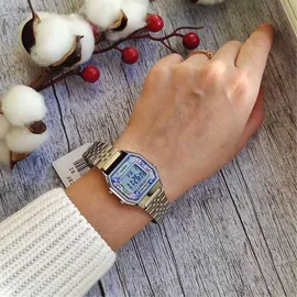 Casio LA680WA-2C Women's Vintage Floral Dial Alarm Chronograph Digital Watch - Silber/Rosa/Violett