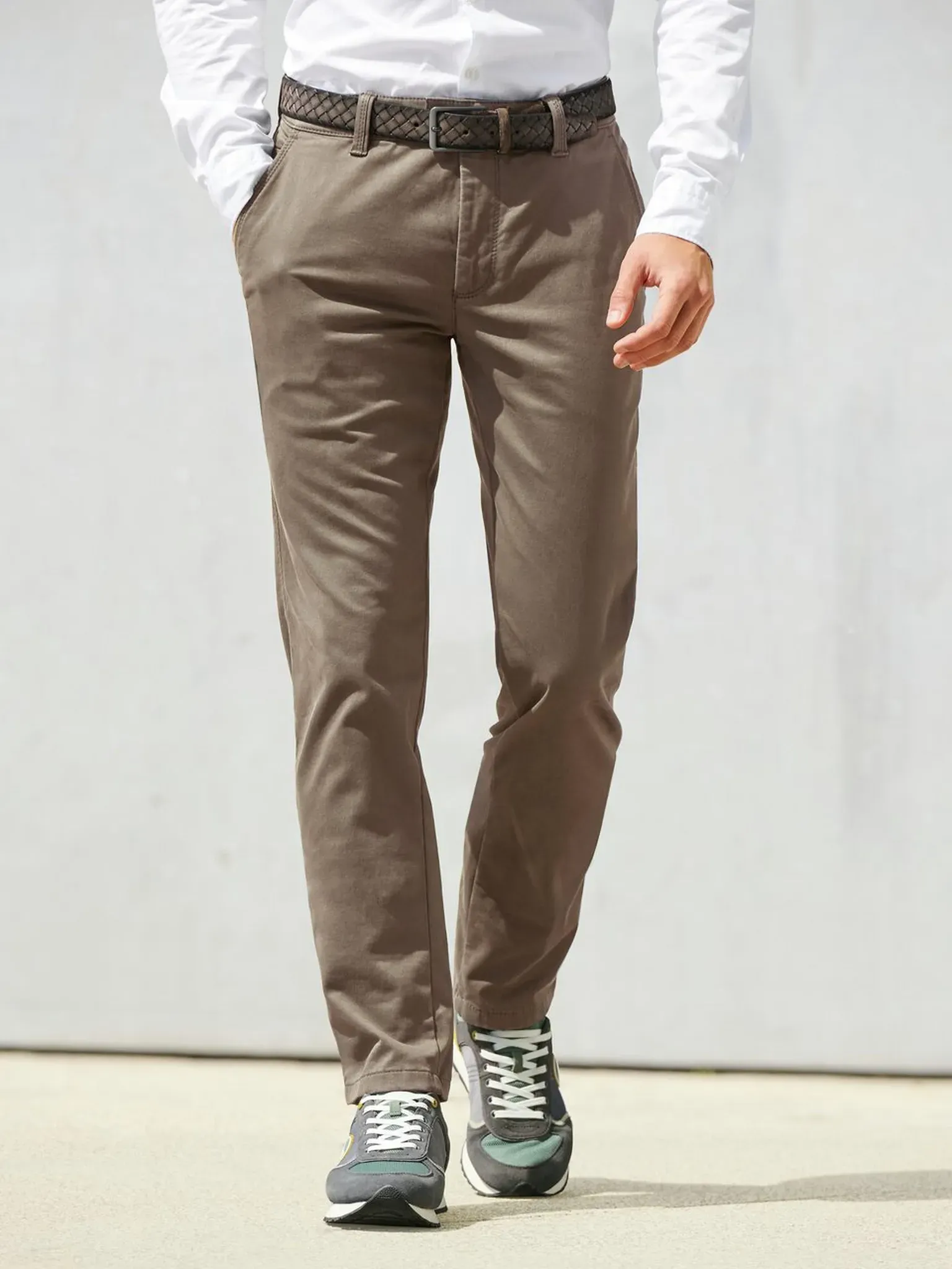 Le pantalon chino à front plat  Eurex by Brax beige