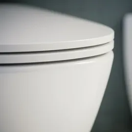 Laufen LUA Wand-WC mit WC-Sitz Weiß
