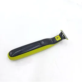 Philips OneBlade Face & Body Elektrischer Bartschneider, Rasierer und Bodygroomer zum Trimmen, Stylen und Rasieren, 3x Original-Klingen, 1x 5-in-1 Trimmaufsatz, 2x Körperaufsätze, QP2824/30