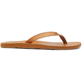 Roxy Jyll Tan 38
