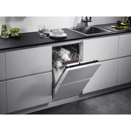AEG FSE73407P Einbau-Geschirrspüler (vollintegrierbar, 450 mm breit)