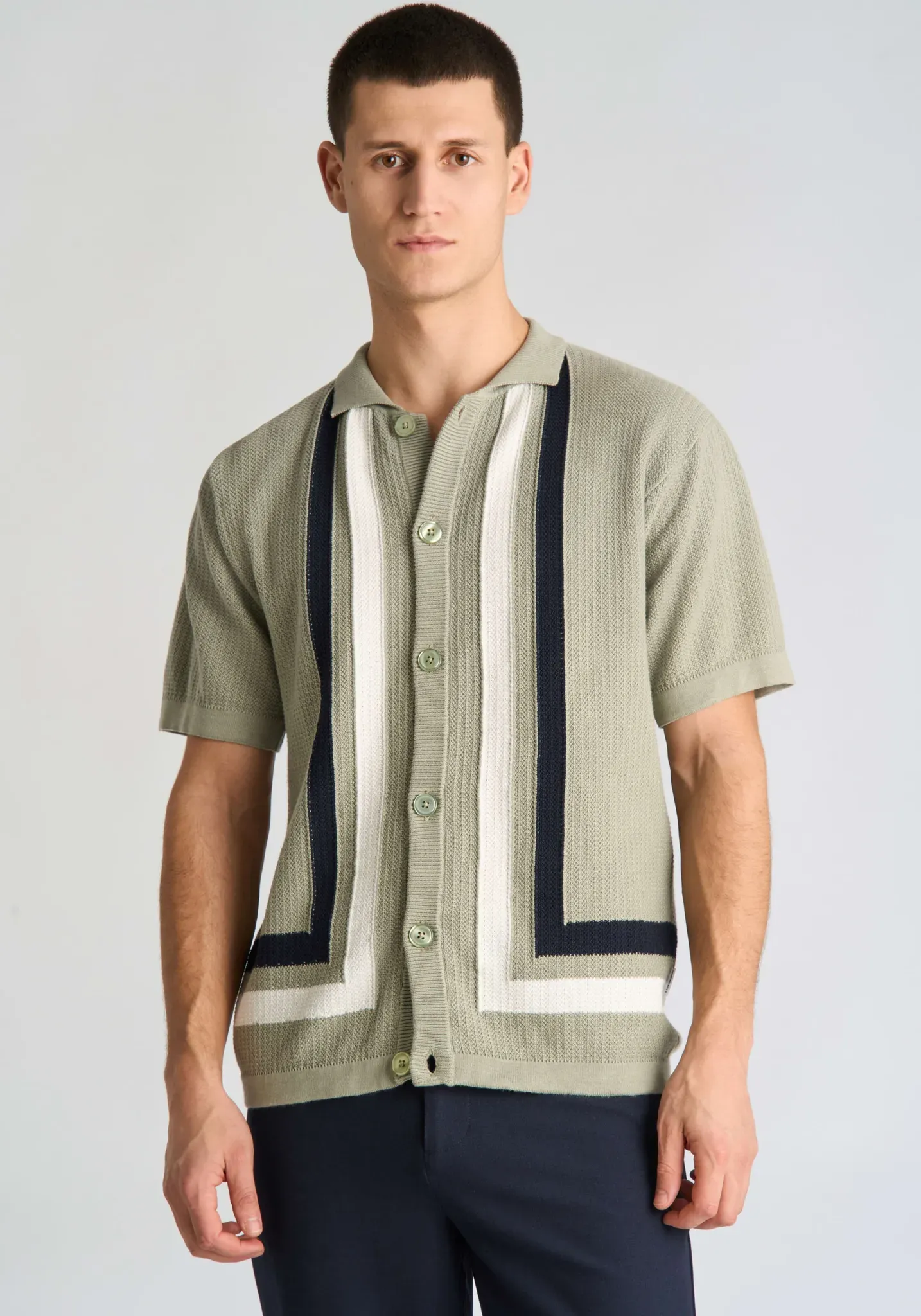 Strickjacke LINDBERGH, Herren, Gr. L, dusty olive, Strick, Obermaterial: 100% Baumwolle, gemustert, normal hüftbedeckend, Rundhals, Bündchen, Strickjacken Strickjacke, Kurzarm-Strickjacke mit grafischem Muster
