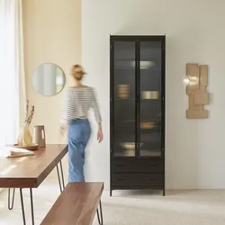 Hoher Vitrinenschrank aus lackiertem Metall Emil
