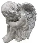 FeineHeimat Schlafender Engel sitzend 34 cm - Antikweiß, Silberne Flügel