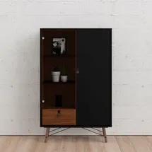 Andas Vitrine ANDAS "Ry Glasvitrine Vitrinenschrank Ausstellung Sammelvitrine", braun (schwarz matt, walnuss), B:101,8cm H:161,8cm T:40,1cm, Spanplatte, Schränke, Vitrine, mit Glastür und einer geschlossenen Tür sowie einer Schublade