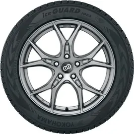 Yokohama IceGuard IG53 215/60 R16 95H