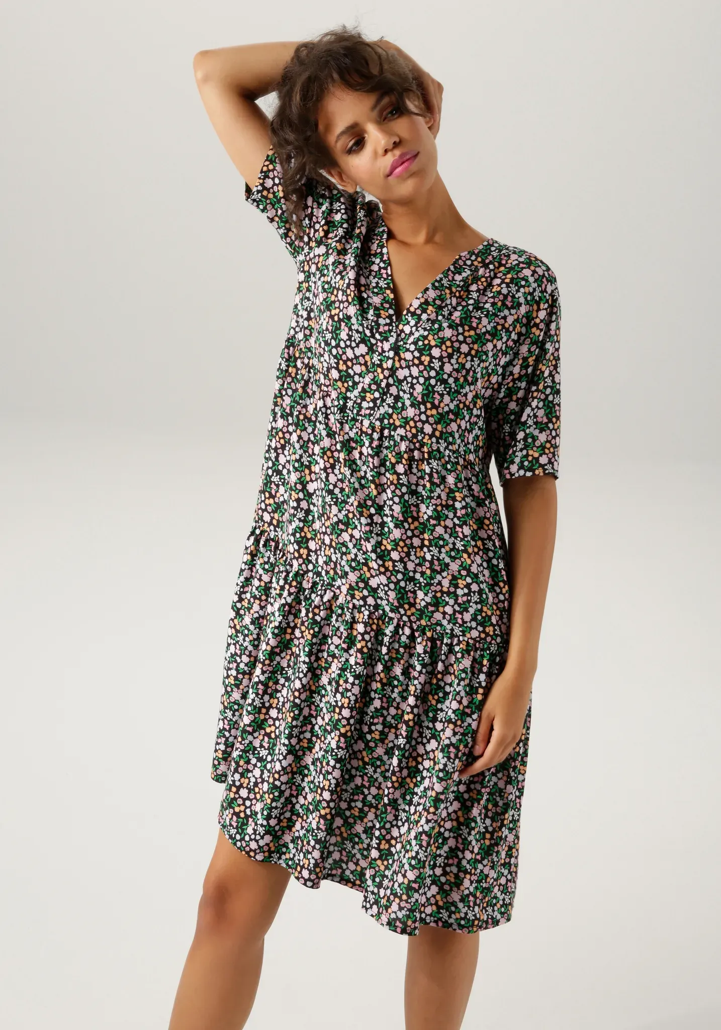 Sommerkleid ANISTON CASUAL, Damen, Gr. 48, N-Gr, bunt (schwarz, smaragd, hellorange, rosa, hellblau, rose), Web, Obermaterial: 100% Viskose, Minimalmuster, bedruckt, geblümt, figurumspielend kniefrei, V-Ausschnitt, Kleider Sommerkleid, mit buntem Minimal-Blumendruck
