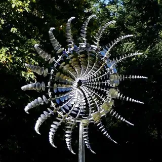 MUNCHIN Einzigartige Metall Windmühle, 3D Windbetriebene Kinetische Skulptur, Gartenstecker Windspiel, für Terrasse Rasen und Garten Dekoration,Silver