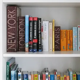 HMF 80961 Buchtresor 3er Set Städte, Antik-Look, getarnte Geldkassette, 32,5 x 23,5 x 7,5 cm